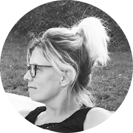 Ilona Sweder, Kundtjänst och Utlämning